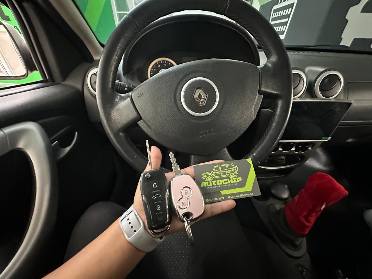 Renault Logan - Copia de llave tipo navaja con forro de lujo - AUTOCHIP Bogotá